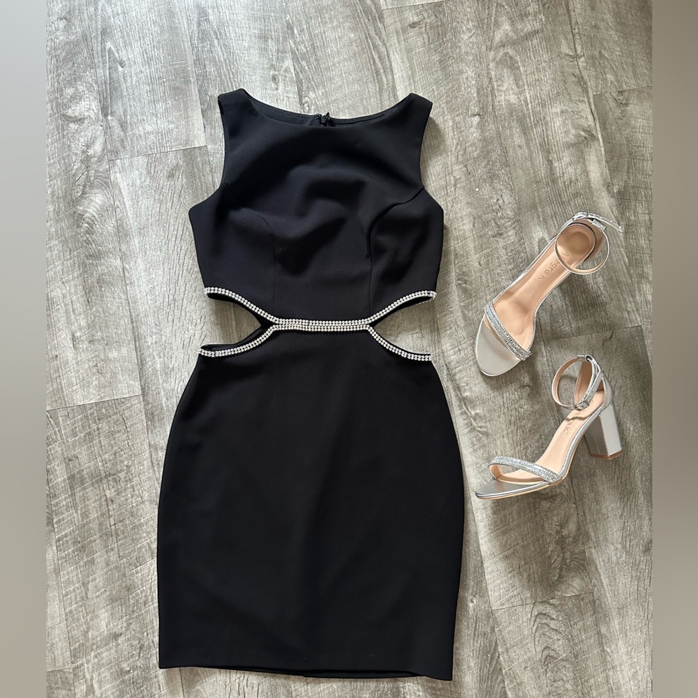 AQUA RHINESTONE CUT-OUT COCKTAIL AND PARTY DRESS SIZE M